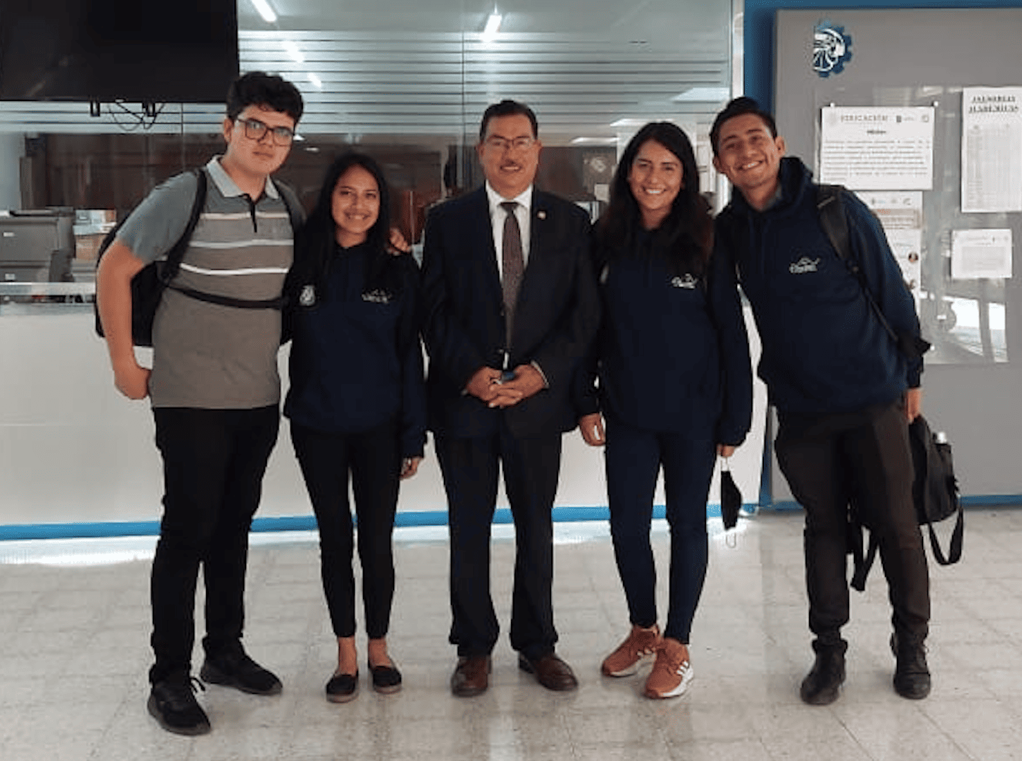 Trayectoria del Mtro. Arturo Ruiz Ochoa